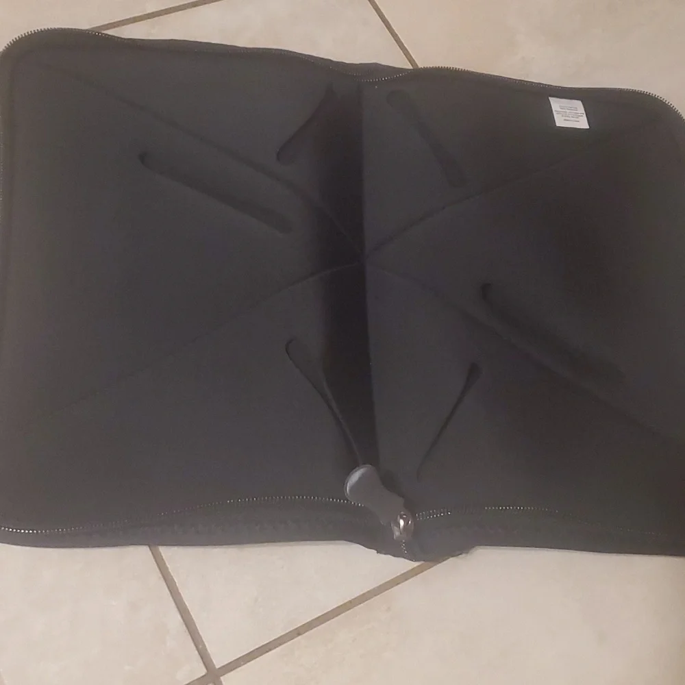 Lite Gear Black Neoprene Zipup Tablet Sleeve 11x7.5in